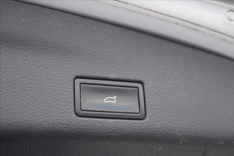 Seat Alhambra 2,0 TDI 100KW 7MÍST TOP VÝBAVA - fotka 29 z 50