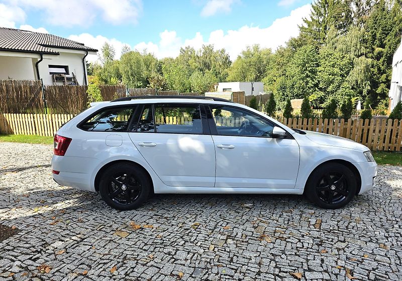 Škoda Octavia (2016) Škoda Octavia 3 Combi 2.0 TDI - fotka 9 z 15