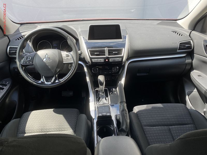 Mitsubishi Eclipse Cross (2021) 1.5T-MiVEC, AT, kamera, +ALU - fotka 8 z 17
