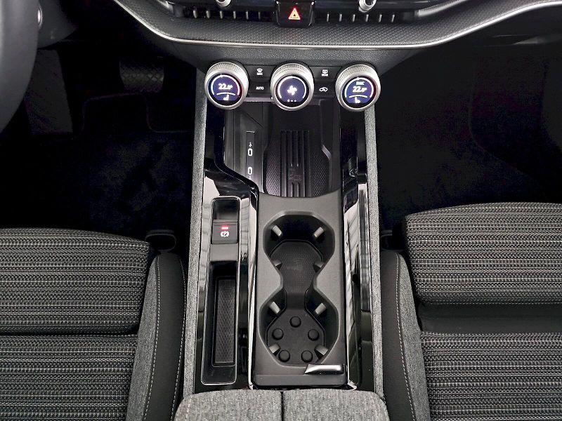 Škoda Superb (2025) COMBI 1.5TSi SELECTION CITY TA - fotka 22 z 34