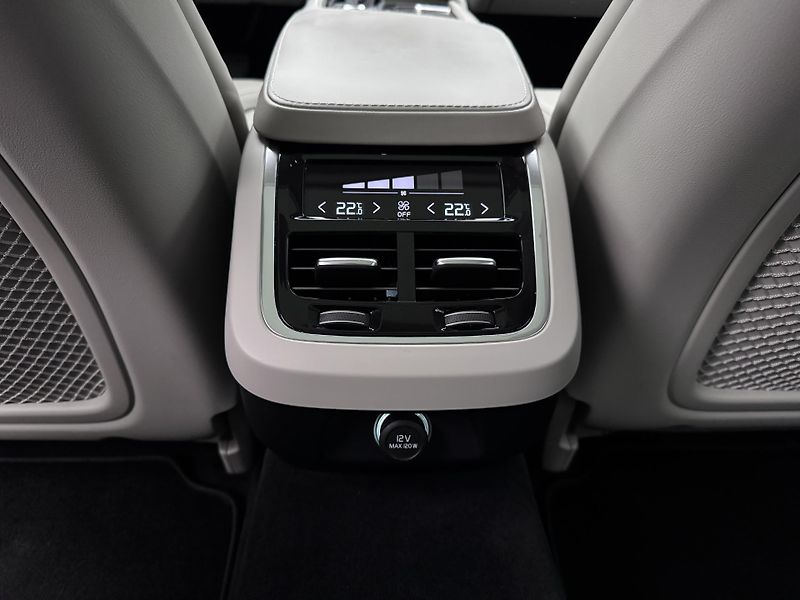 Volvo V90 CC D5 AWD PRO POLESTAR CZ AUT  - fotka 27 z 42