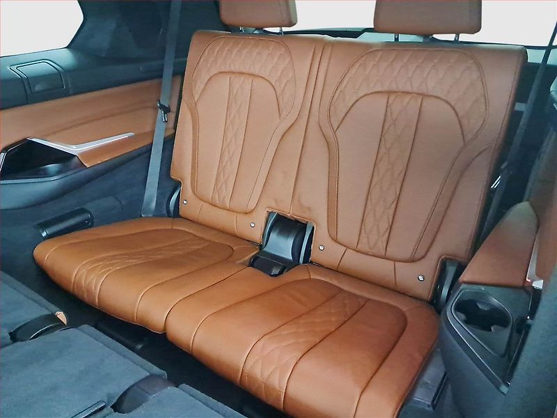 BMW X7 (2022) M50i - fotka 20 z 30