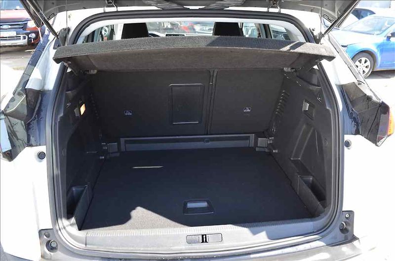 Peugeot 3008 (2019) 1,2 - fotka 18 z 18