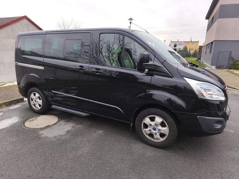 Ford Tourneo Custom (2016) 2:2TDCI-116KW-9 MÍST - fotka 12 z 28