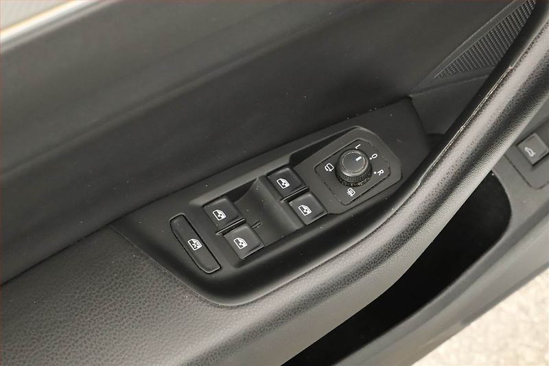 Volkswagen Arteon (2019) R-line 2.0 TSI, Automat, Kůže - fotka 9 z 20