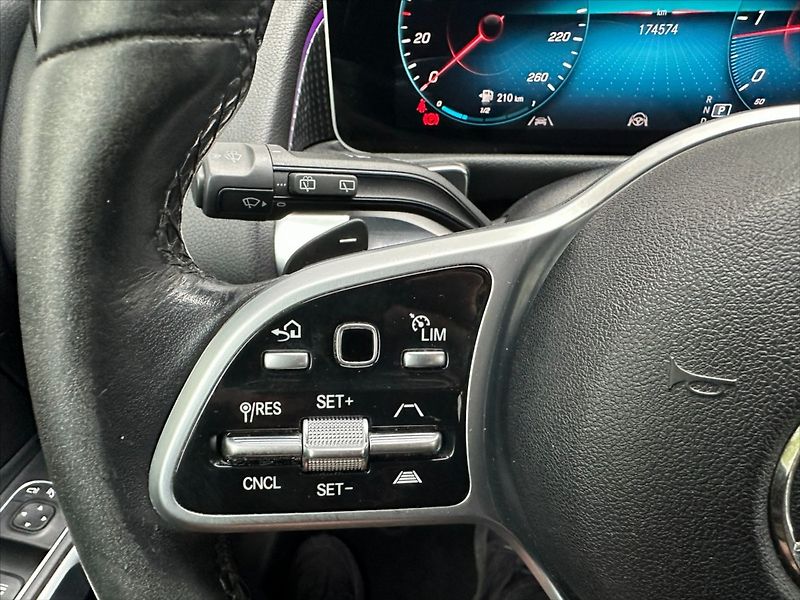 Mercedes-Benz GLB 2,0 200d 110kW, navi, kamera - fotka 23 z 43