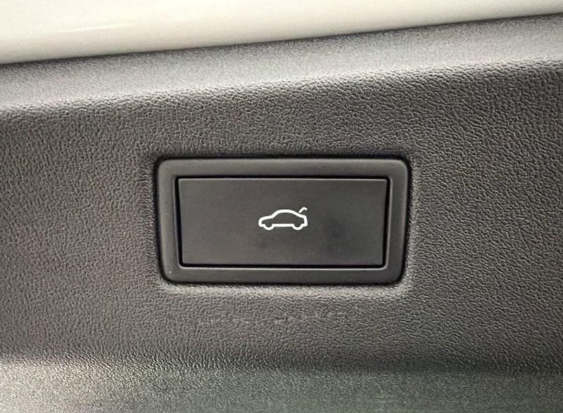 Volkswagen ID.7 Pro 360k Masáž Matrix HuD Pano - fotka 27 z 36