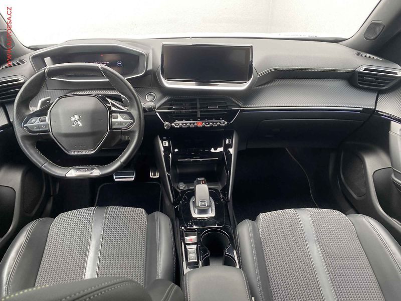 Peugeot 2008 (2020) 1.2 PT, GT, AT, LED, panor - fotka 8 z 17