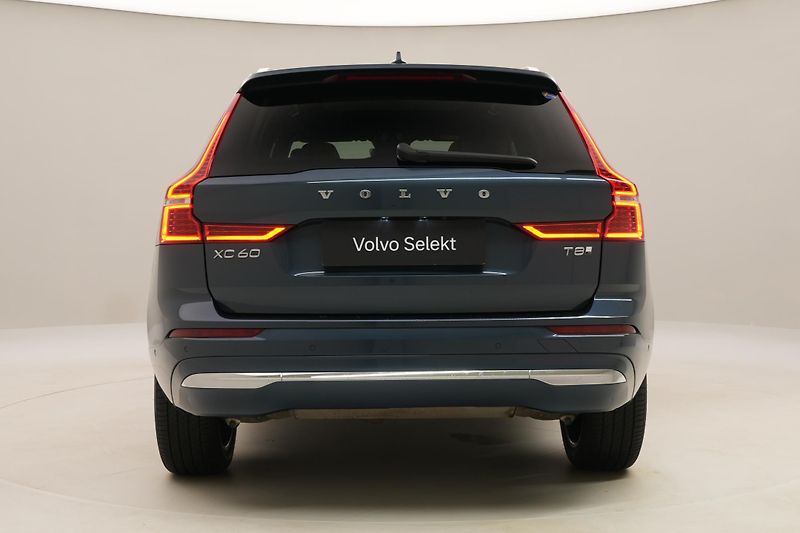 Volvo XC60 T8 AWD ULTRA BRIGHT REZERVACE - fotka 12 z 64