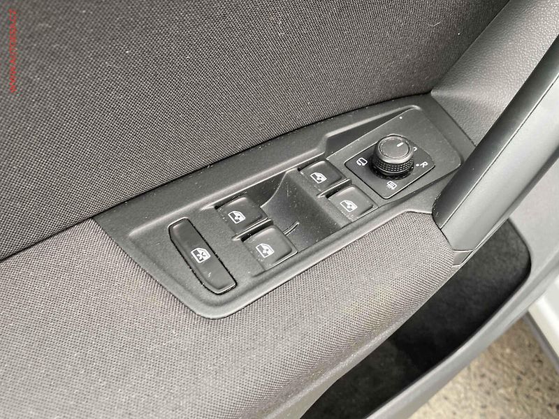 Volkswagen Tiguan (2019) 1.5 TSi, 1.maj,ČR, R-Line - fotka 13 z 18
