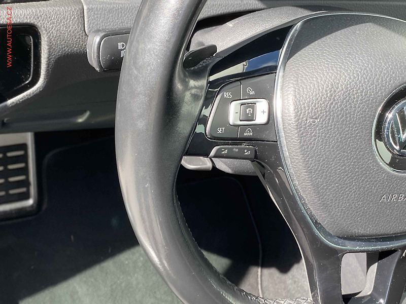 Volkswagen Golf (2017) 2.0 TDi, Sound, DSG, LED, TZ - fotka 13 z 16