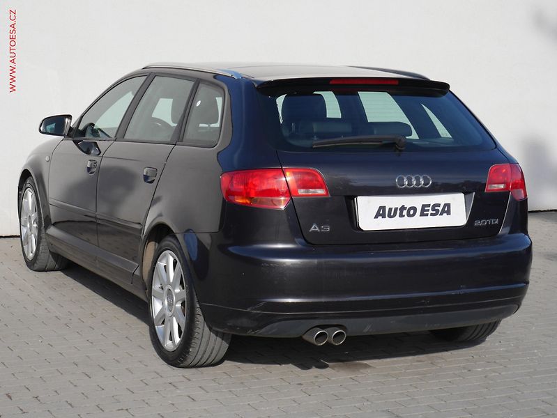 Audi A3 (2008) 2.0 TDI, S-line, xenon - fotka 6 z 15