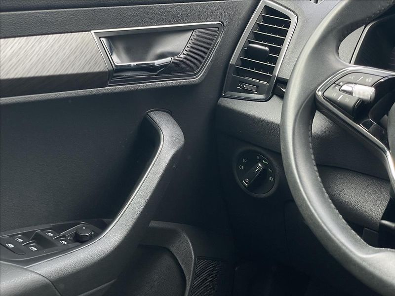 Škoda Karoq 2,0 TDI 4x4 DSG Style Plus LED - fotka 15 z 24