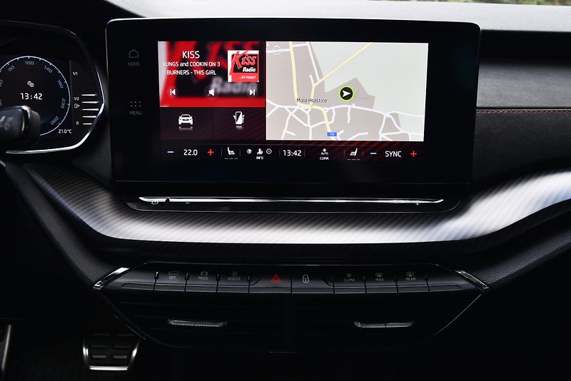 Škoda Octavia RS 2.0 TDI 147 kW DSG 4X4, ČR - fotka 24 z 50
