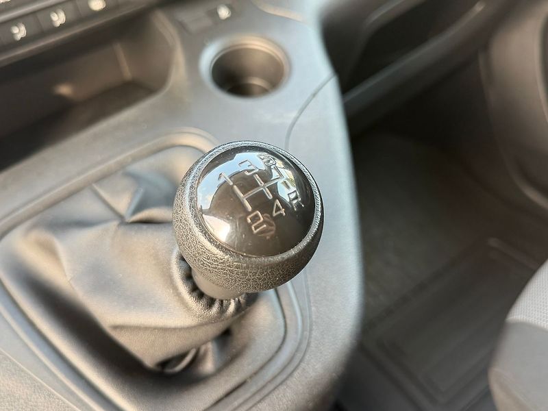 Toyota Ostatní 1.5D-4D 75kW*L2H1*CZ*144tisKM - fotka 19 z 23