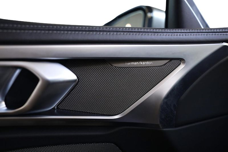 BMW Řada 8 M850i xDrive Gran Coupé - fotka 27 z 30