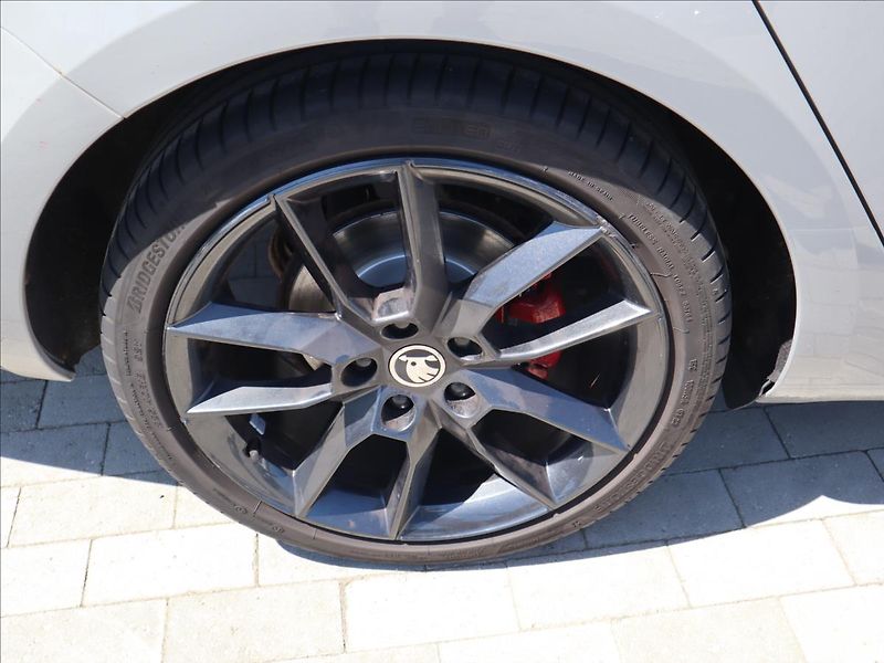 Škoda Octavia 2,0 RS TDi Nové Rozvody, Brzdy - fotka 31 z 32