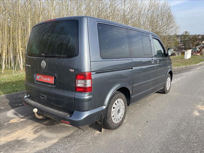 Volkswagen Multivan 2,5 TDI 95kW*tažné*aut. klima* - fotka 5 z 40
