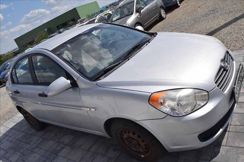 Hyundai Accent 1,4 i 71KW NOVÁ STK KLIMA - fotka 4 z 39