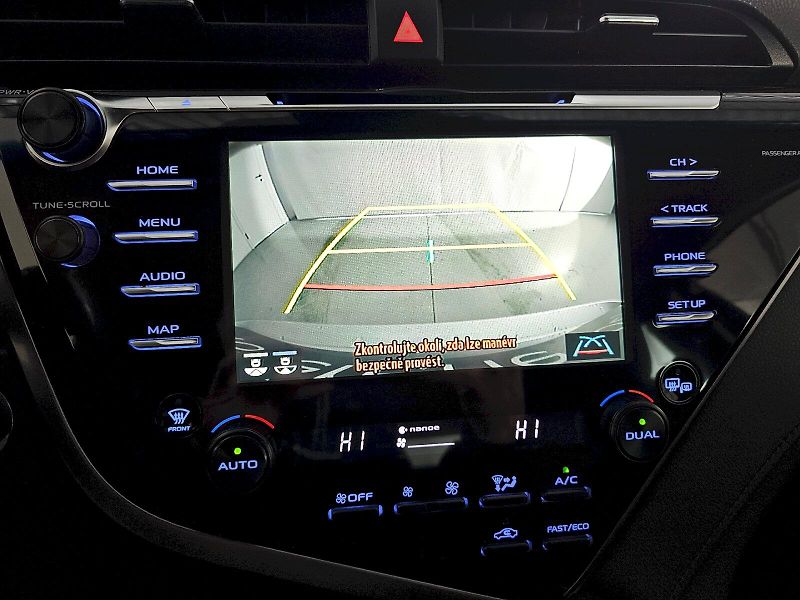 Toyota Camry (2019) 2.5HEV EXECUTIVE - fotka 18 z 29