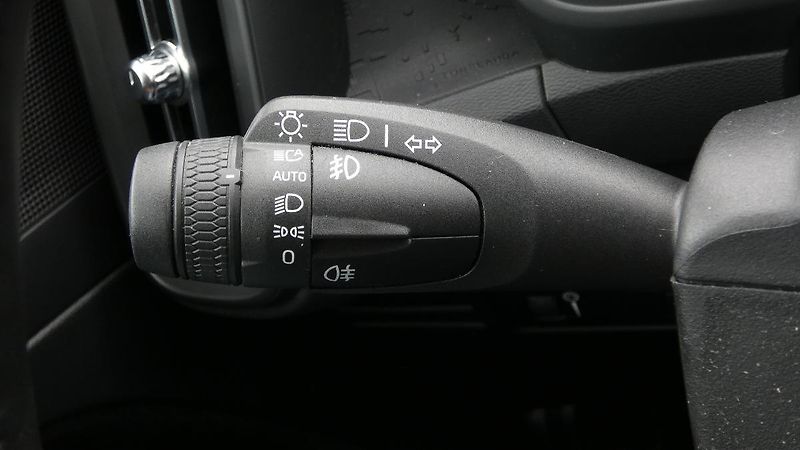 Volvo XC40 T2 FWD Momentum Core - fotka 10 z 21