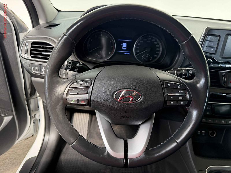 Hyundai i30 (2020) 1.4  CVVT, 1.maj,ČR, Trikolor - fotka 12 z 16