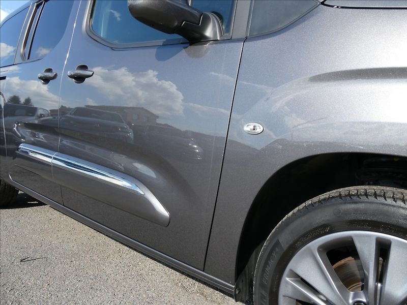 Toyota ProAce City Verso 1,2 T 96kW Long 7.míst,AT8,ČR - fotka 14 z 44