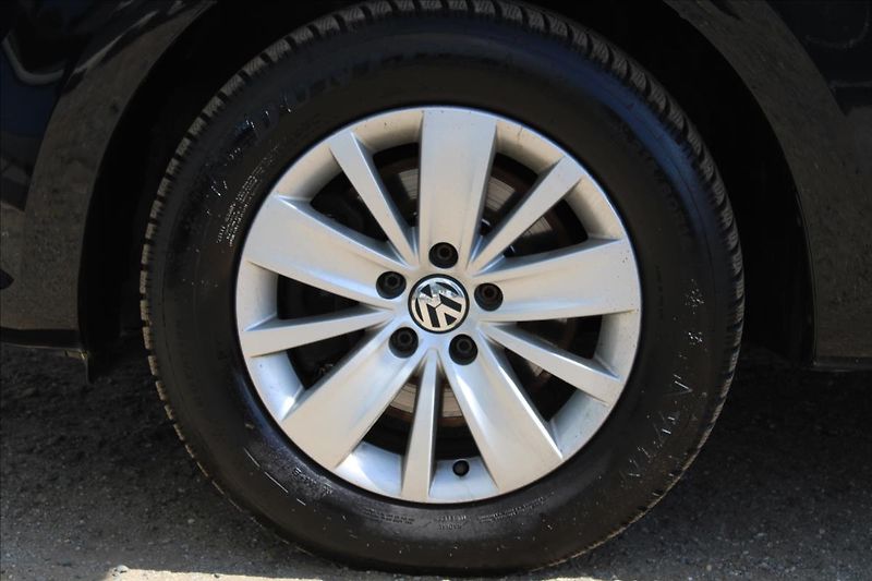 Volkswagen Sharan 2,0 TDI  NAVIGACE,TAŽNÉ - fotka 30 z 33