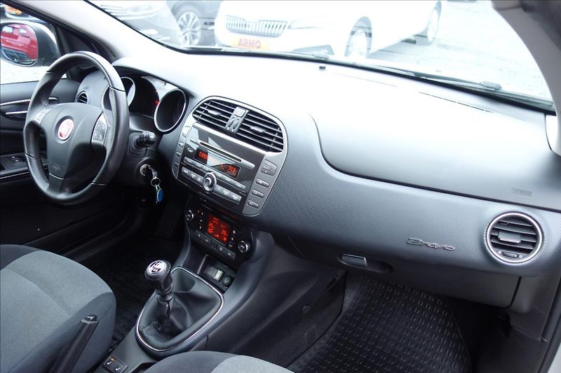 Fiat Bravo 1,6 JTD,ČR,SERVIS.KN.,EMOTION. - fotka 12 z 35