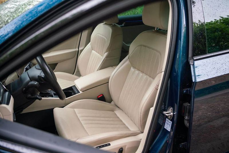 Škoda Superb (2020) iV 1.4 TSI PHEV, ČR, AUTOMAT - fotka 16 z 32
