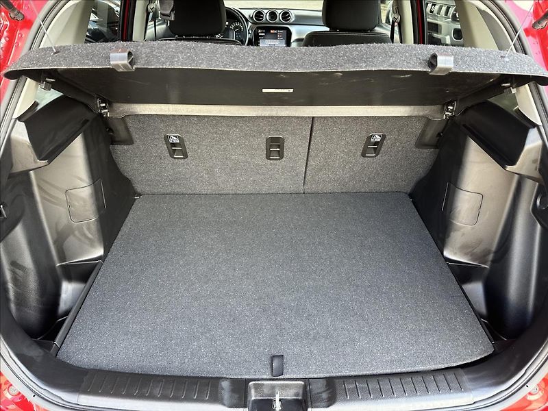 Suzuki Vitara 1,4 4x4 HYBRID - fotka 5 z 32