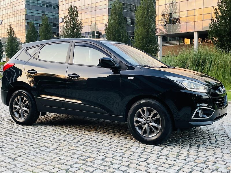 Hyundai ix35 2.0i AUTOMAT VYHŘEV TAŽNÉ - fotka 11 z 43