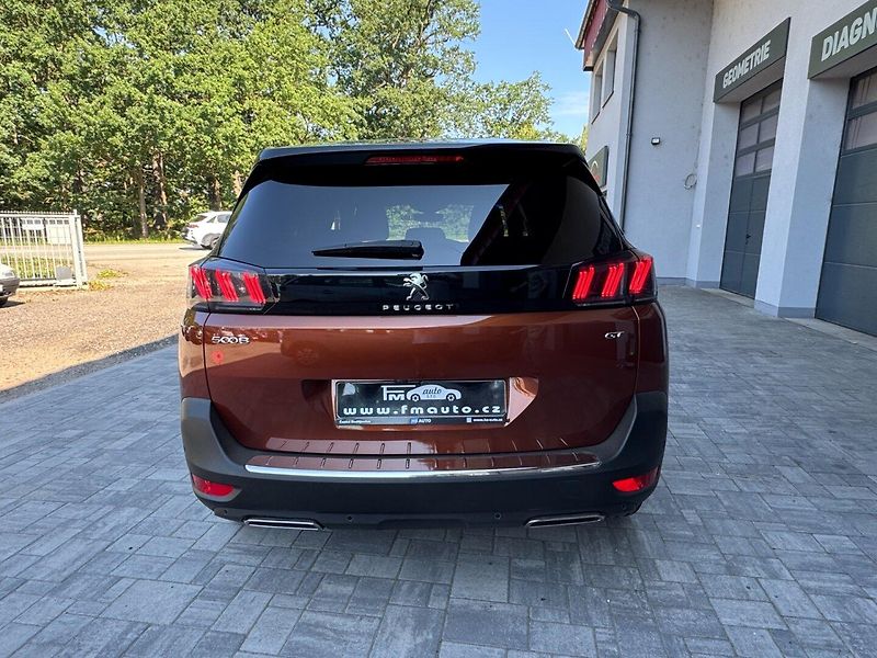 Peugeot 5008 (2023) 1.5 HDi GT EAT8 - fotka 6 z 44