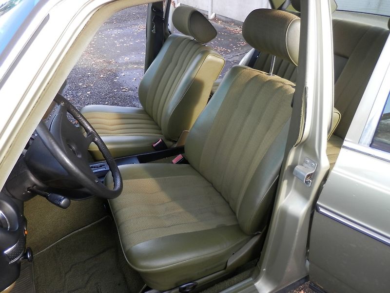 Mercedes-Benz 123 230E AUTOMAT - fotka 8 z 36
