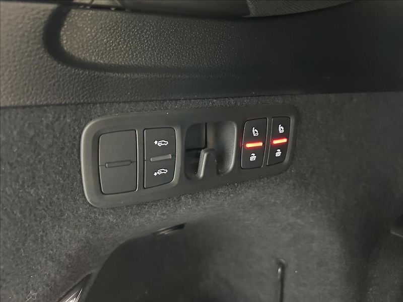 Audi Q7 3,0   50 TDI,QUATTRO,S-LINE - fotka 32 z 37