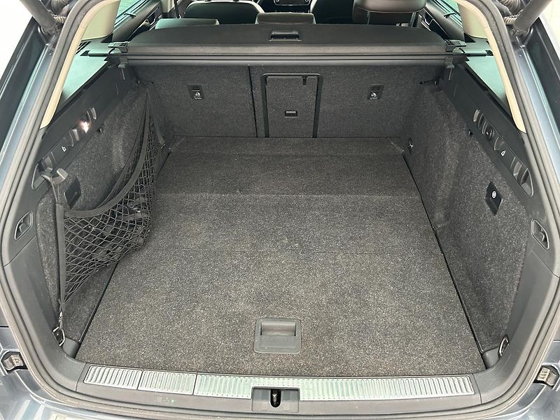 Škoda Superb 2.0 TDI L&K - fotka 28 z 29