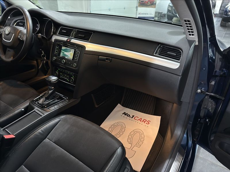 Škoda Superb 2,0   TSI DSG 147kW ELEG PANO - fotka 21 z 41