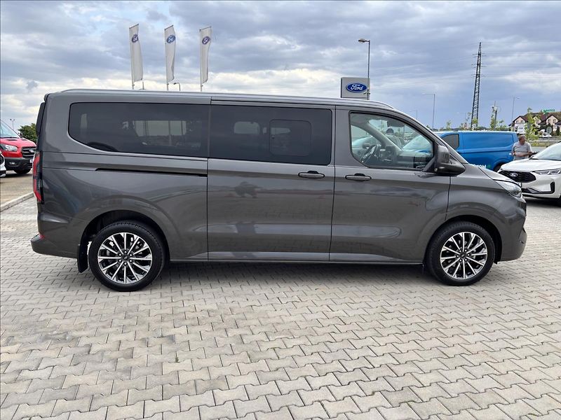 Ford Tourneo Custom 2,0 125kW Titanium X AWD L2 - fotka 6 z 48