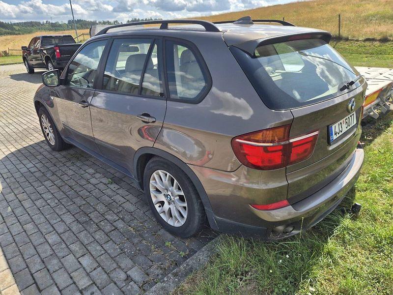 BMW X5 (2011) 3.0 D XDRIVE Vada motoru! - fotka 4 z 14