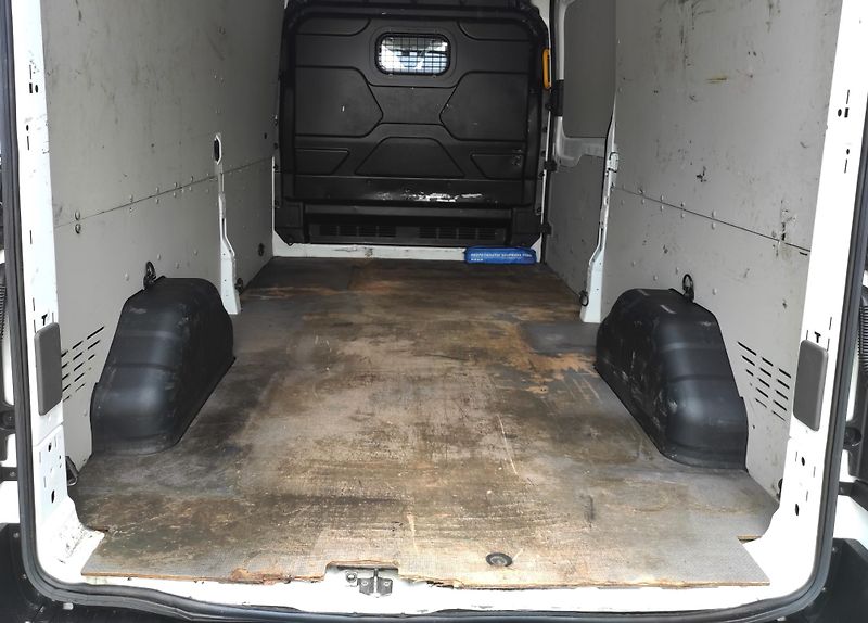 Ford Transit 2,0EcoBlue 125kW, L3,Tažné,ČR - fotka 28 z 40