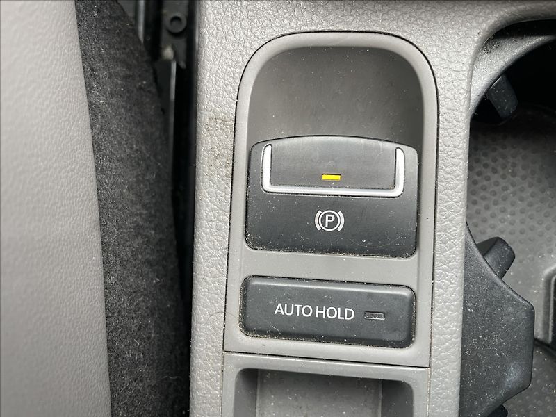 Volkswagen Sharan 2,0 TDi 135kw DSG 7míst Highli - fotka 23 z 46
