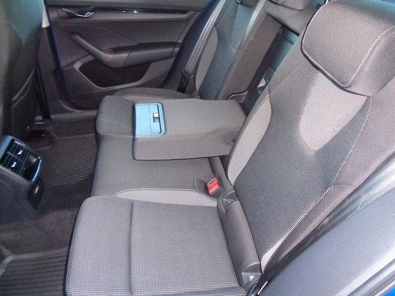 Škoda Octavia 2.0 TDi DSG Ambition 85 kW - fotka 23 z 30