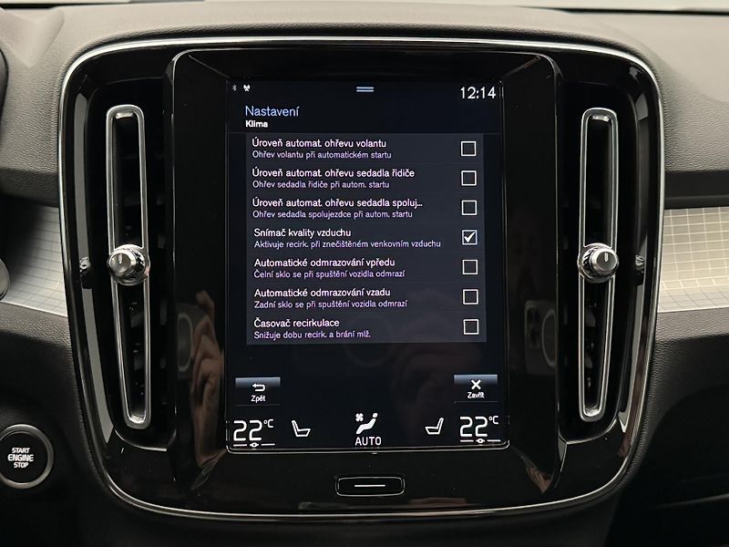 Volvo XC40 T3 MOMENTUM CZ 1.maj - fotka 27 z 31