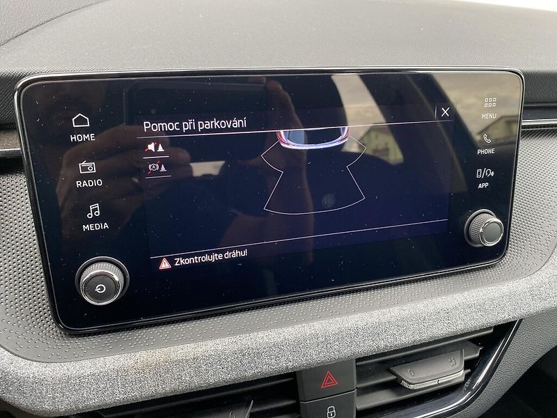 Škoda Kamiq 1,0 TSI 85 kW Selection - fotka 18 z 26