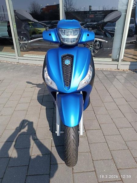 Piaggio Medley 125 (2024) S Blu Zaffiro - fotka 2 z 7