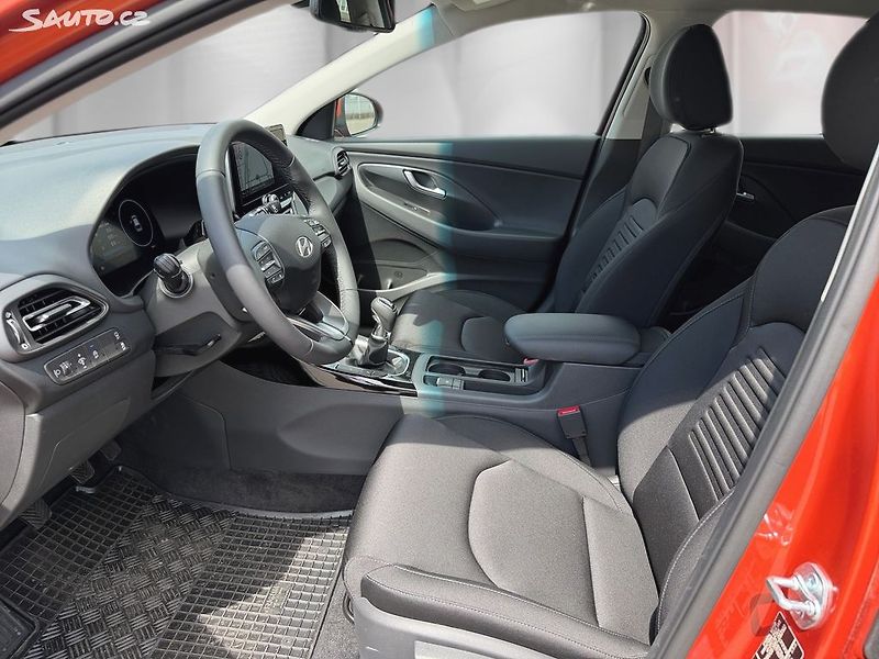 Hyundai i30 1,0 T-GDI Style Safety - fotka 8 z 12