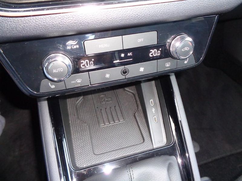 Škoda Scala 1.0 TSI 7DSG SELECTION 85 kW - fotka 22 z 30