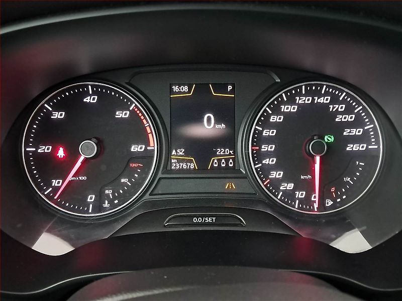 Seat Leon (2015) Comfort 1.6 TDI, Automat - fotka 11 z 19