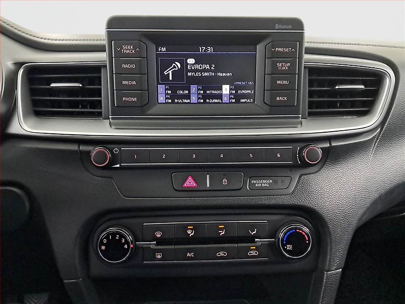 Kia Ceed (2019) 1.4 CVVT, Serv.kniha, Tempomat - fotka 12 z 16