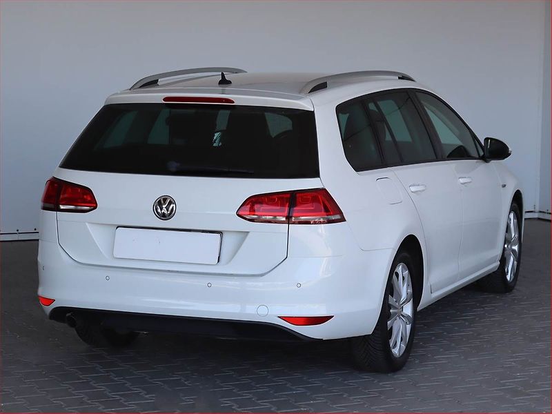 Volkswagen Golf (2015) 1.6 TDI, Serv.kniha, Navi - fotka 5 z 23